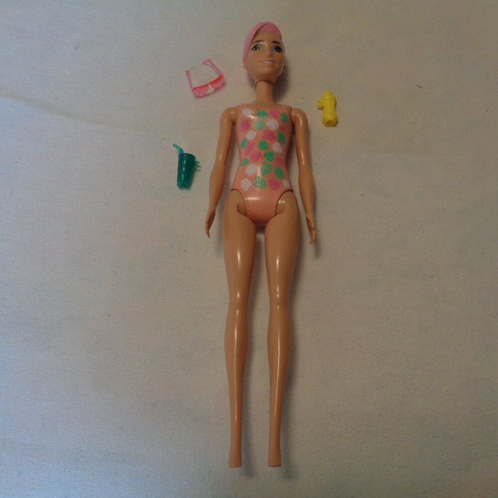 BARBIECORE BEACH PINK HAIR BARBIE OR FRIEND W DRINKS SUNGLASSES 2020